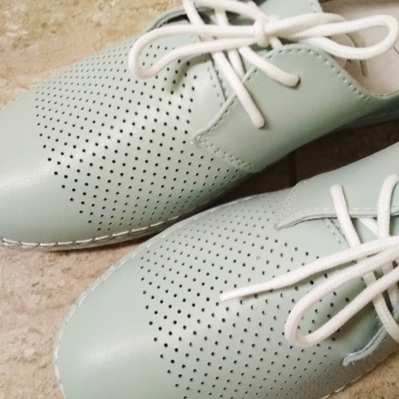 🆕 NWOB • genuine leather oxfords - Picture 3 of 5